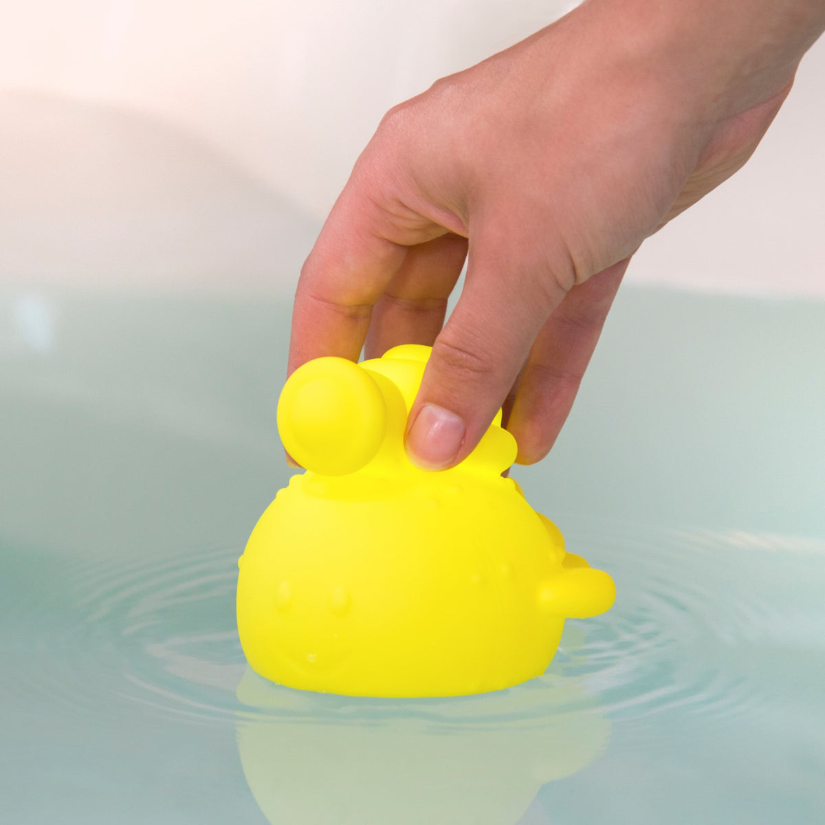 Buoy Boats Ball Squeezies